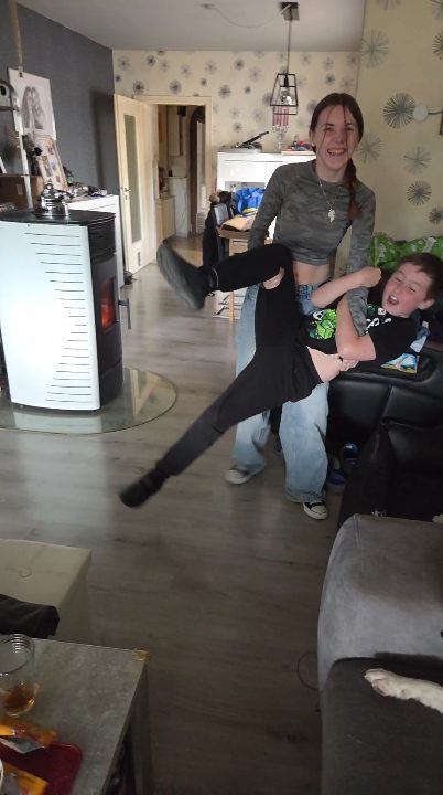 Wenn die Menschen verrücktspielen und ich lieber Zuschauerin bleibe 🤣🐾